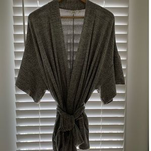 🐚•BEAUTIFUL NWOT GAP FLYAWAY WRAP•